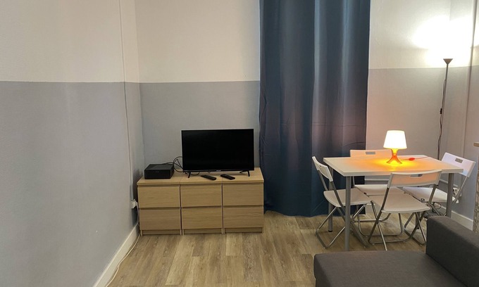 1st Arrondissement Apartment | Canebière T3-Apartment-Apartment-Wet room-Street View