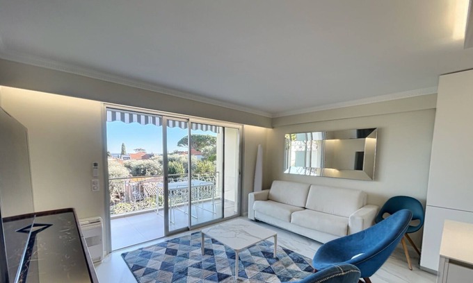 Riou - Petit Juas - Av de Grasse Apartment | Cannes 3-room apartment with sea view