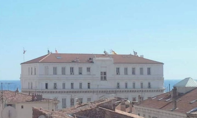Riou - Petit Juas - Av de Grasse House | Cannes Centre with Terrace - 200 m from the sea