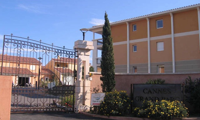 La Croix des Gardes Apartment | Cannes La Croix Des Gardes les Hibiscus F2 (50m *) Terrace (20m *) Garage Swimming pool