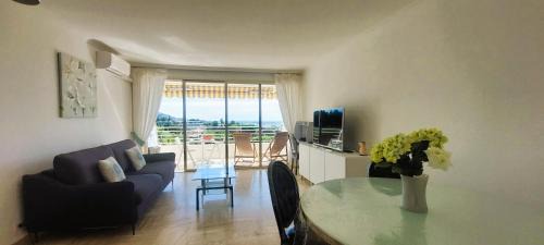 La Croix des Gardes Apartment | Cannes - Sea View- Swimming Pool - Parking - Beach
