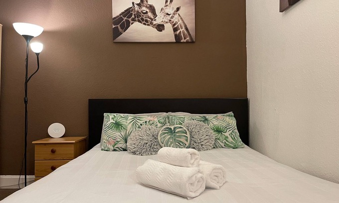 Bonnington Apartment | Canon's Family Nest