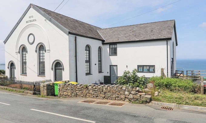 Rhyd-y-clafdy Cottage | CAPEL BETHANIA, family friendly, character holiday cottage in Nefyn
