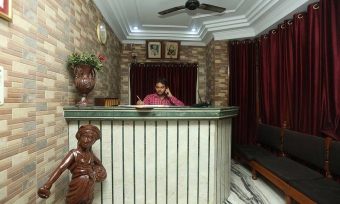 Mathura Hotel | Capital O 15091 Gaurav Boarding House
