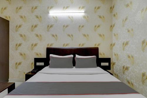 Vijaya Nagar Hotel | Capital O Champion Lotus Near Mantri Square Mall