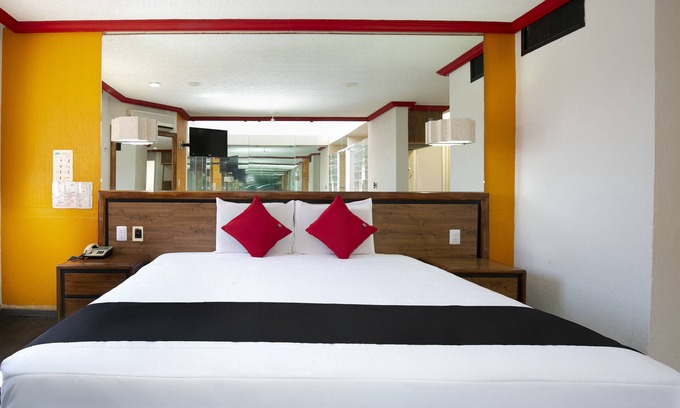 Morelia Hotel | Capital O Hotel Casa Blanca, Morelia