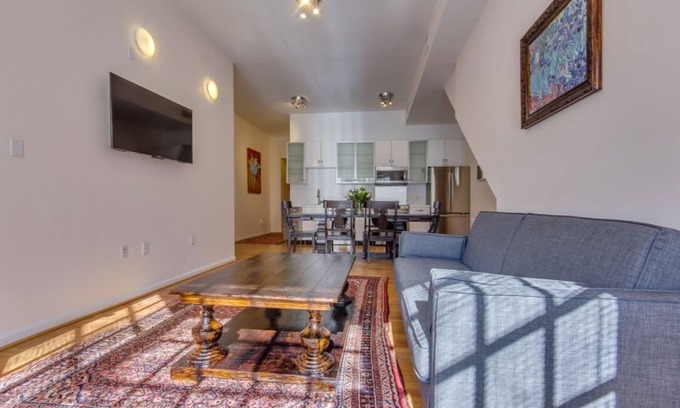 Barney Circle House | CAPITOL HILL MODERN HOUSE OF ARTS