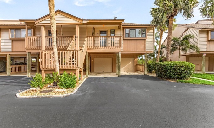 Bokeelia Condo | Captain`s Harbor Condo 2/2 on the water!