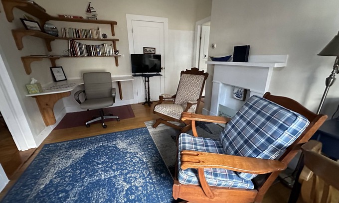 Bath House | Captain's Quarters 1BR Guest Suite. Quiet. Walk to everything.