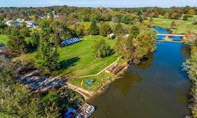 Paris House | Captain Tuttles on Stoner Creek