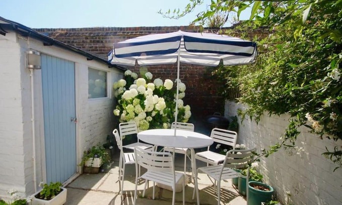 Deal House | Captains Cottage