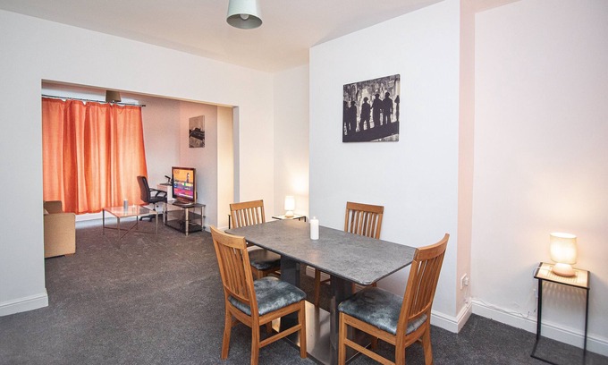 Doncaster House | Captivating 3-Bed House in Doncaster
