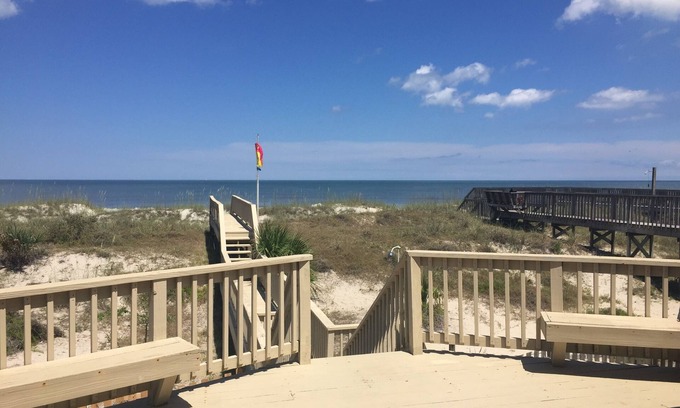 Fernandina Beach House | Captivating Oceanfront Cottage