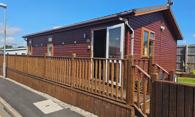 Bridlington Cabin | Captivatingly Stunning 2-Bed Cabin in Bridlington