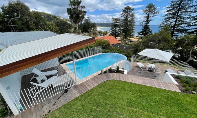Palm Beach House | Carabella, Palm Beach. Beach views & short walk to the beach. 6 night min stay