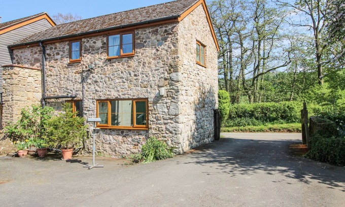 Church Stretton Cottage | CARADOC COTTAGE, family friendly, with open fire in Church Stretton