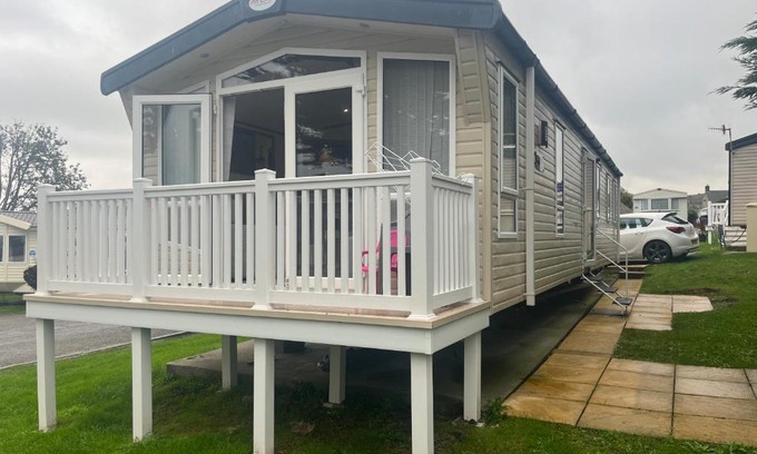 Weymouth House | Caravan