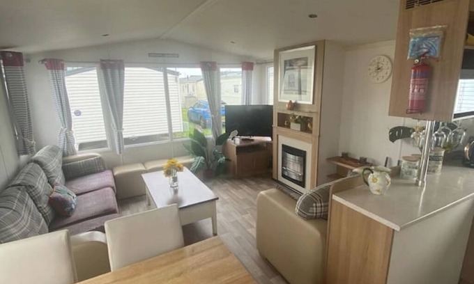 Rhyl House | Caravan Glendale