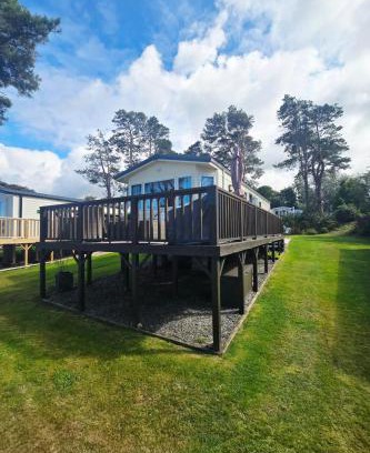 Dinas Cross House | Caravan - Sleeps 4 & Free parking