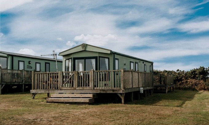 St Brides Cabin | Caravan with sea views on the coast near St Davids