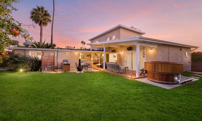Cardiff-by-the-Sea House | Cardiff by the Sea - Coastal Oasis & Cedar Hot Tub