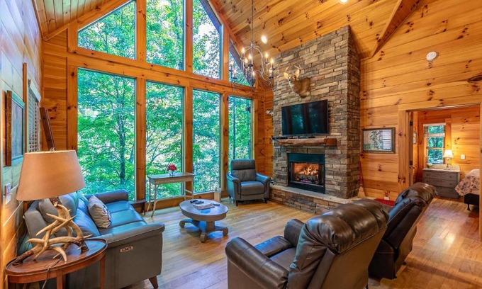 Elk Park House | Cardinals Nest