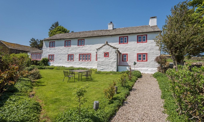 Penrith Other | Carhullan - Dog-friendly farmhouse with a hot tub & superb views