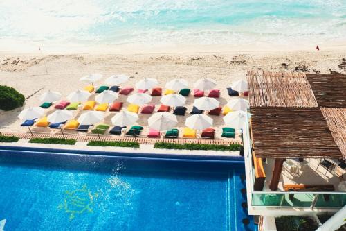 Punta Cancun Apartment | Caribbean Ocean view at the hotel zone