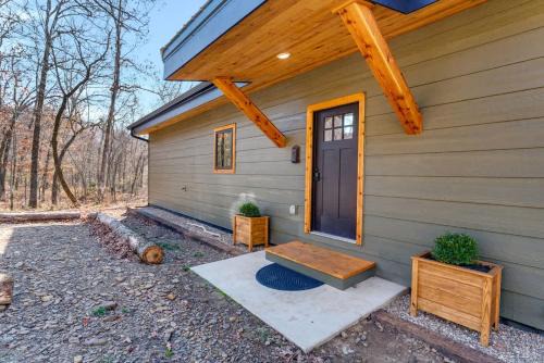 Fayetteville House | Caribou Cabin at Thunder Bluff
