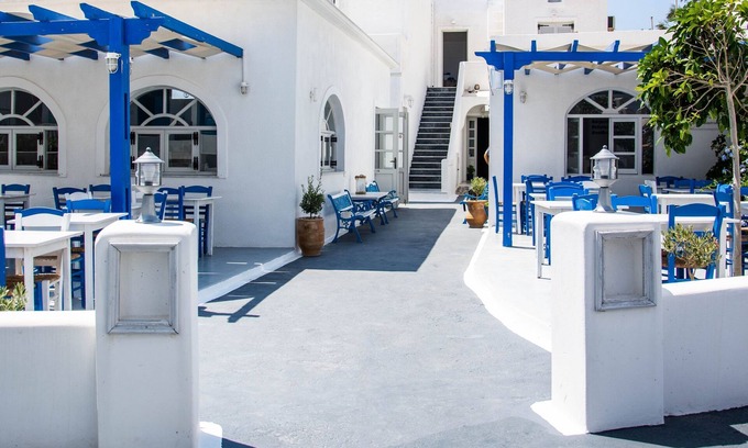 Akrotiri House | Carlos Pension