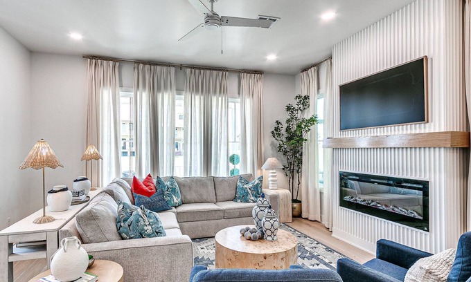 Eufaula House | Carlton Landing-Shingle Ready to Mingle