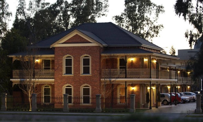 Wagga Wagga Hotel | Carlyle Suites & Apartments