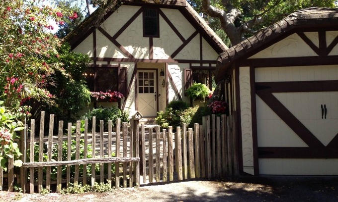 Golden Rectangle Cottage | CARMEL CLASSIC near Forest Theater