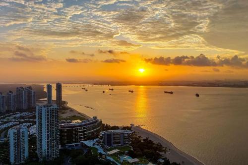 Gelang Patah Apartment | Carnelian Tower Hotel at ForestCity 4125 with WIFI