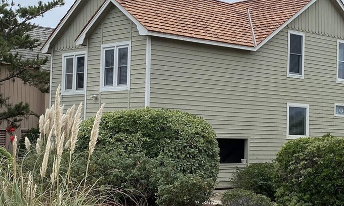Nags Head House | Carolina Cottage-Family friendly cottage in the Outer Banks-Community Pool