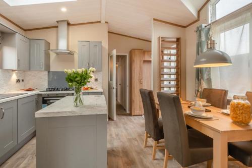 Welney House | Carp Lodge