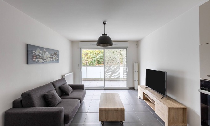 Bonneveine Apartment | Carré Huit - Two Bedroom Apartment, Sleeps 6