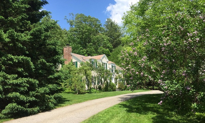 Manchester House | Carriage House Apartment In The Heart Of Manchester, VT—Walk To All!!