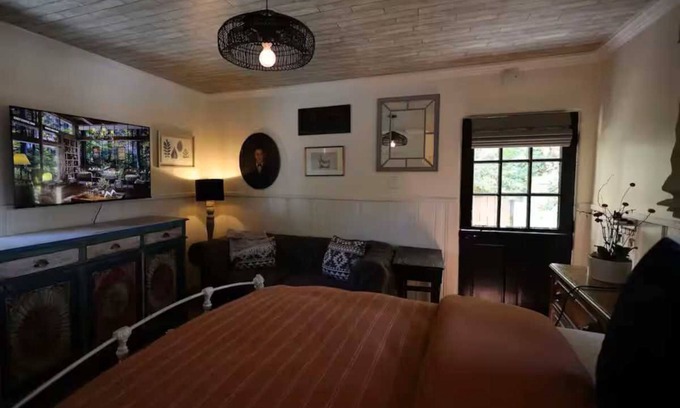 Tahquitz River Estates Resort | Carrington Cottage @ 420 Shiloh LGBTA Pet friendly Sanctuary with Soul