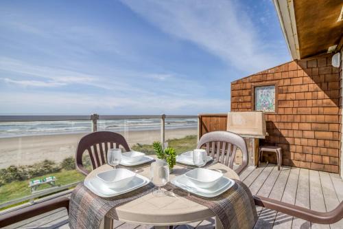 Rockaway Beach House | Carshells Condo 2 - Meredith Lodging