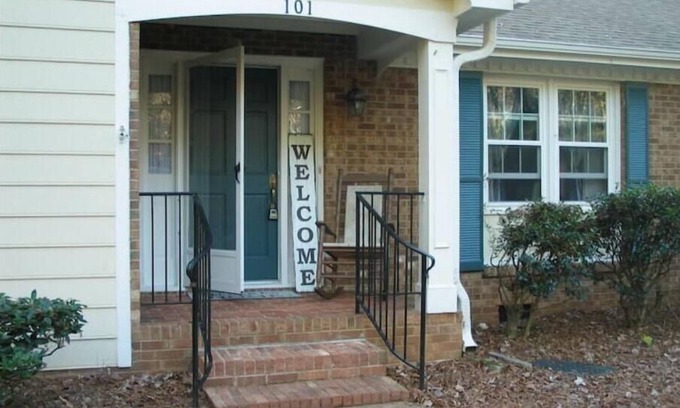 Cary House | Cary Top Location Ranch Home