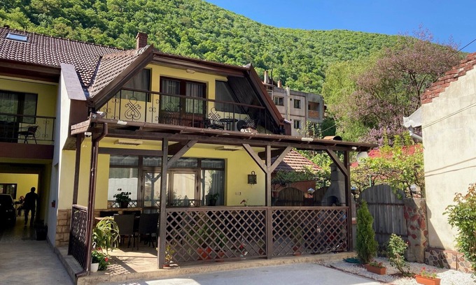 Baile Herculane House | Casa Adriana is waiting for you in a dream location