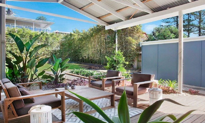 Wamberal House | CASA AL MARE | Close to beach, WI-FI | Accom Holidays
