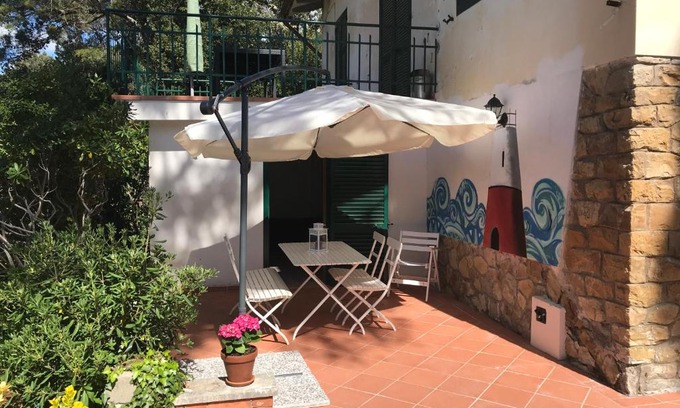 Quercianella Apartment | Casa al mare 'Il Faro'