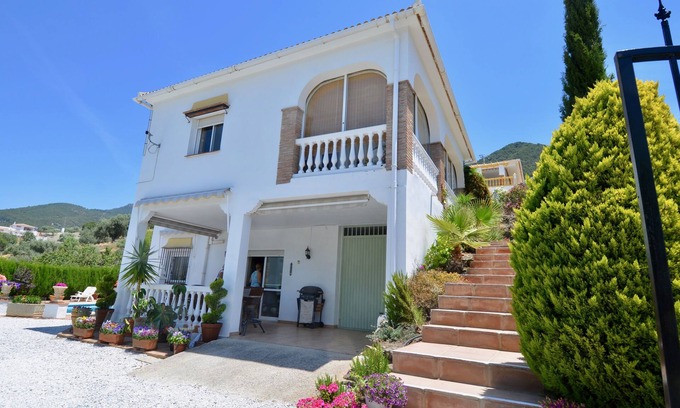 Alcaucin Villa | Casa Alegria, villa with mountain views, quiet location in Alcaucin