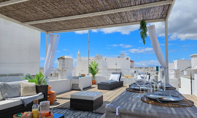 Olhao Villa | Casa Amor do Mar, top location, terrace, barbecue, boho style, near the marina