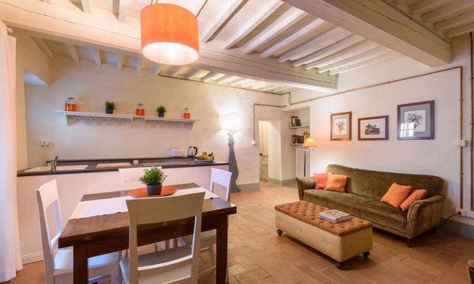 Scheggia Apartment | Casa Arancio - Fattoria la Speranza, Case Toscane