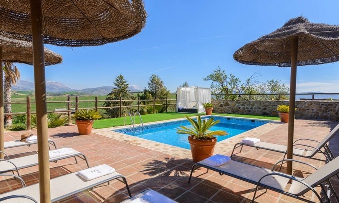 Antequera Villa | Casa Aranda Villanueva de la Concepción by Ruralidays