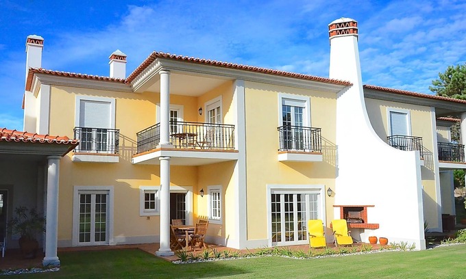 Praia del Rei House | Casa Aria Private condominium with 3 heated pools