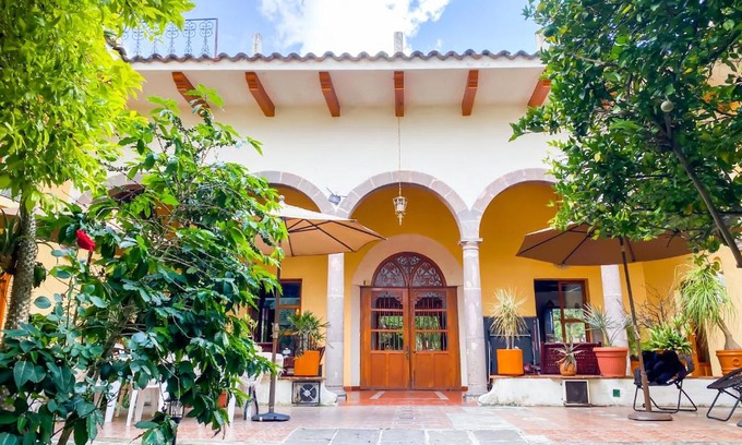 Coatepec House | Casa aroma de café, en el corazón de Coatepec.